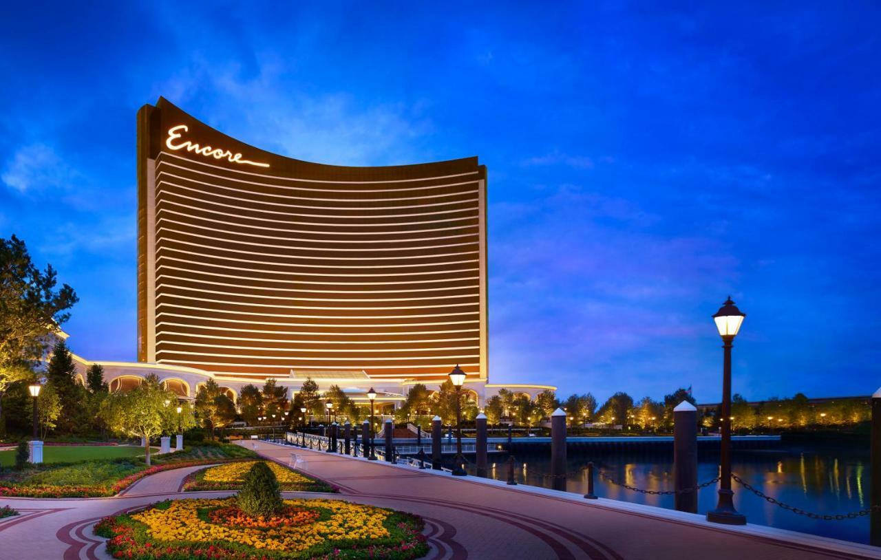 Encore Boston Harbor Everett Exteriör bild Encore at Wynn Las Vegas