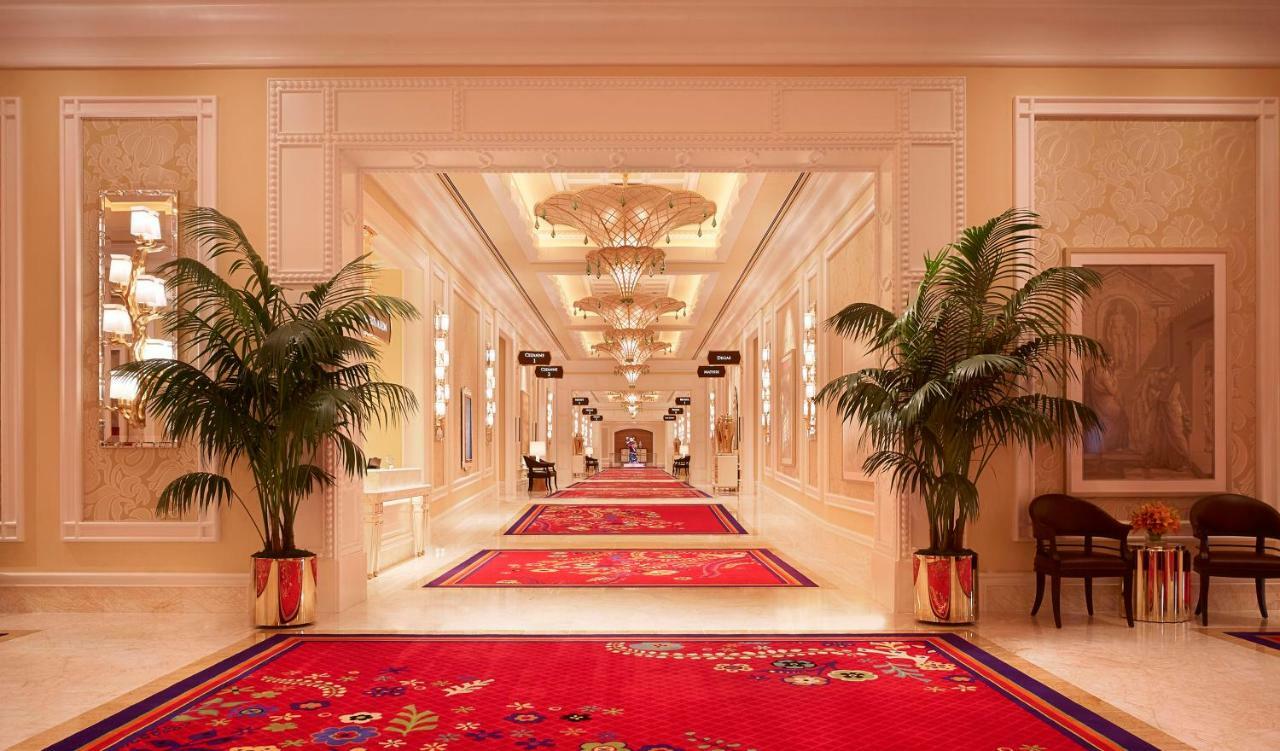 Encore Boston Harbor Everett Exteriör bild The interior of the hotel