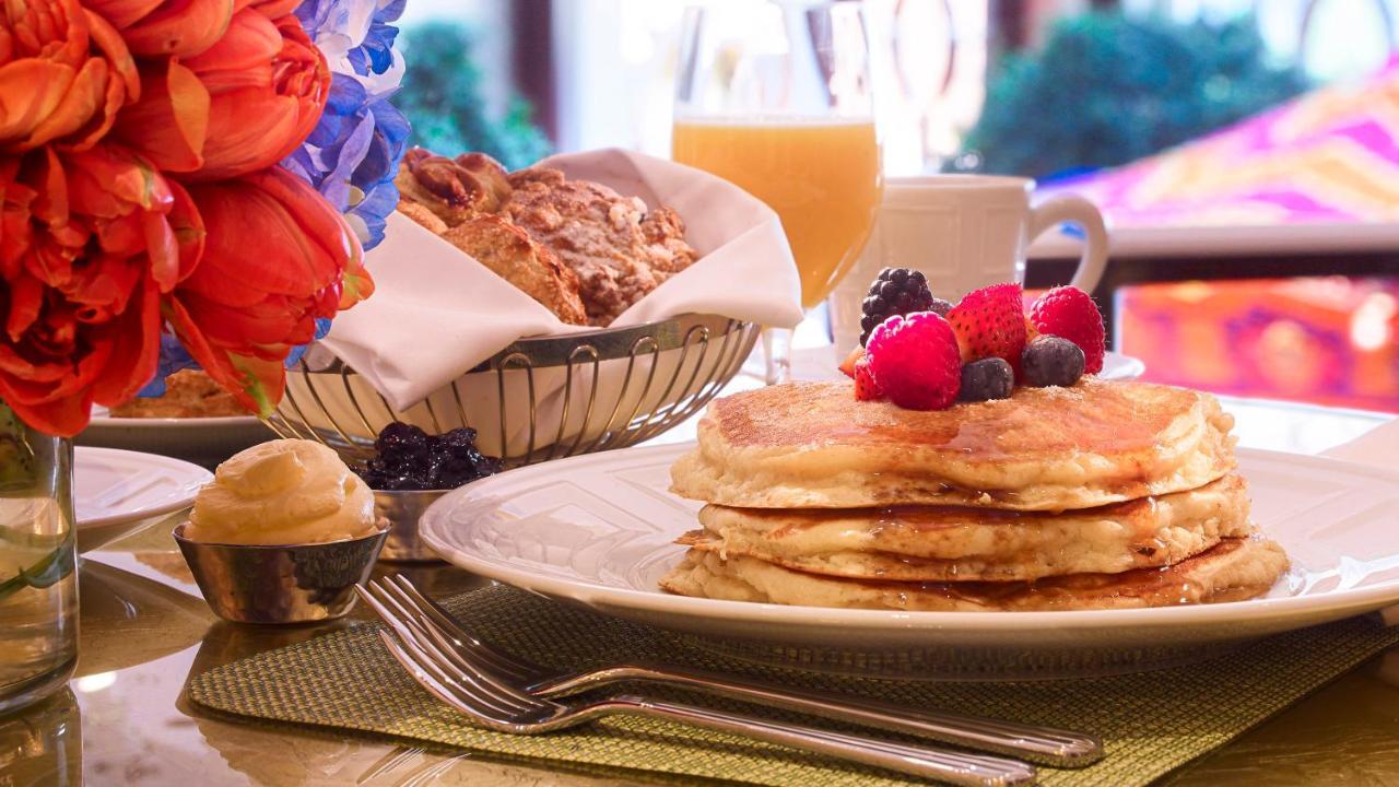Encore Boston Harbor Everett Exteriör bild A stack of pancakes